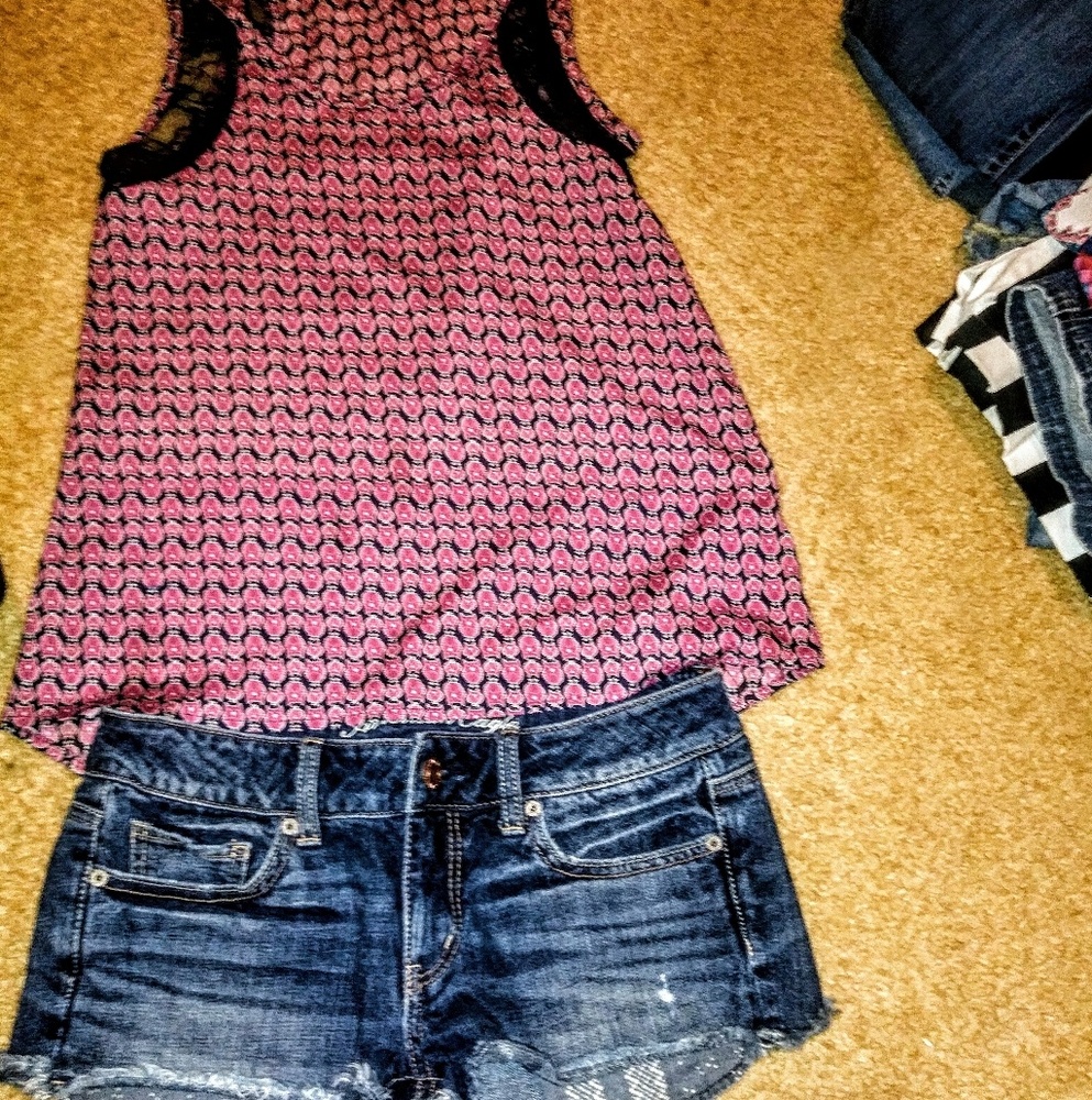 Short sleeve  tanktop with jean shorts